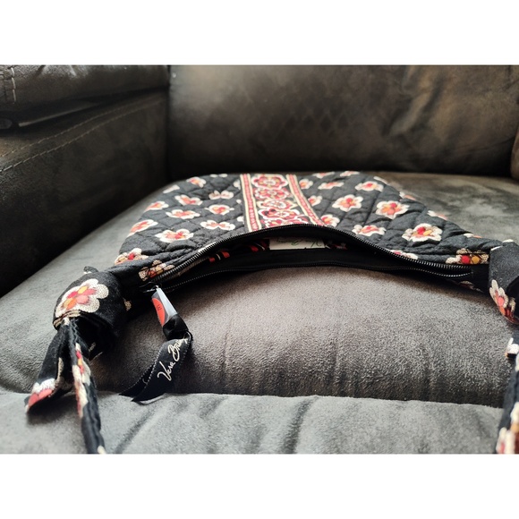 VERA BRADLEY - Small Medallion Shoulder Tote - Picture 6 of 8